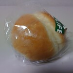 小麦の郷 - 料理写真:郷のロールパン（65円）