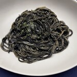 ブルスケッタ - イカ墨パスタ