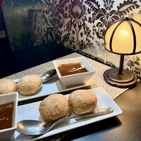 全席完全個室ワインダイニング ダイヤモンドフィッシュ - 特製デミグラスビーフシチュー 焼き立てパン