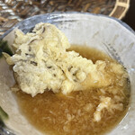 わかお - 舞茸の天ぷら　コロモが天汁につけただけてコロモが崩れおちる　byまみこまみこ