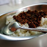 かれーの店 うどん  - ライスには、スパイシーひき肉トッピング