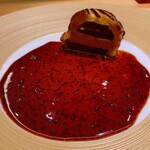 銀座 大石 - フォアグラとトリュフのパイ包（世界で4件）トリュフソース