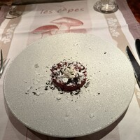 ラ シャッス - 1皿目
                    北海道占冠のヒグマのラルドを練り込んだブータンテリーヌ