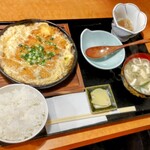 茶寮 ふ川 - 道産豚鉄鍋かつとじ膳