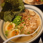 花火 - にんにくの香りが食欲をそそる「花火ラーメン」