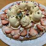 大和ピザ - 季節のデザートピザ　¥2,150