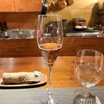 フィオッキ - ノンアルコールペアリング①1688 Grand Rose／MAISON　HONORE　DU　FAUBOURG