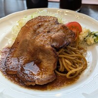 厳選洋食さくらい - 黒豚の生姜焼き（ハーフサイズ）