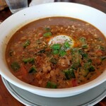 カンクーン - 連れが頼んだネバネバカリー！ひきわり納豆とオクラと温玉でヘルシー