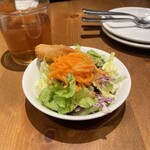 Italian Kitchen VANSAN - ランチセットのサラダ　アイスティーはサーヴィス