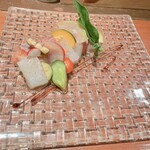 PESCA - いか、サーモン、ぶりのカルパッチョ