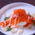 BISTRO BONHEUR - 料理写真:とろけるサーモンとイクラのウフマヨ〜宝石仕立て