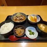 肉豆冨とレモンサワー 大衆食堂 安べゑ - 肉豆腐定食 白