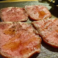 ホルモンやき肉 うしたつ - 