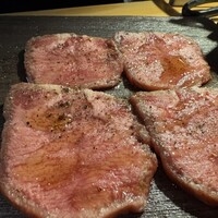ホルモンやき肉 うしたつ - 