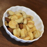 ワインバー バッカス - 他店とは一味違う、ミックスナッツ（７５０円）２０２５年２月