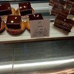 パティスリー イル・プルー・シュル・ラ・セーヌ - 