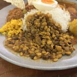 フィッシュ 新宿店 - 3種コンボ（週替わりカレー）…税込1400円（くらい）