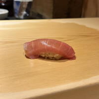 野じま - マグロの中トロにぎり