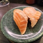 亀正くるくる寿司 - サーモン