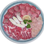 成田屋牛焼肉とんかつ - とくとくセット・・・たん塩２人前・カルビ２人前・ホルモン１人前の合計５人前のセットおすすめです