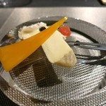 エクアトゥール - ［２回目］チーズ盛り合わせ