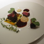 エクアトゥール - 肉：宮崎県産のA5和牛ヒレ（2ヶ月熟成）のロースト、エシャロットとフォアグラのソース