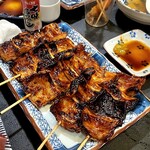 須賀乃湯 - もつ焼きの中での一番人気かな。シロ。これはよく焼き。
