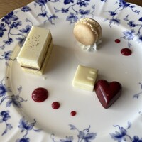 DINING & BAR TABLE 9 TOKYO - 