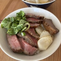 柚木元 - 2日目にはローストビーフ丼でいただきました！