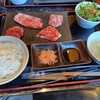 神戸牛焼肉 萬貫 - 特選神戸牛カルビ希少部位セット（2,200円）お肉は、左上からカルビ、カイノミ、その下がササミに左下が三角バラ