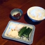 ふみえはらはん - ご飯と漬物