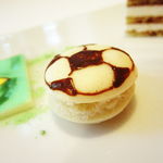 アムール - サッカーボールのプチマカロン