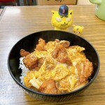 まんぷく食堂 - からあげ丼　800円(税込)  ※ペッパー的なやつを、最後に振りかけていました
