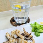 tell me キッチン - 紋甲イカのゲソバター炒め　宮崎県麦焼酎『中々』お湯割りに無農薬レモン