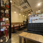 ブックカフェディズ - 店内の様子