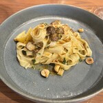 ガストロノミアヘリテージヨコハマ - シャラティエッリ　カラスミ、ヘーゼルナッツ、レモン、むかごのペペロンチーノ