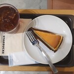 スターバックスコーヒー - 料理写真:チーズケーキとアイスティー