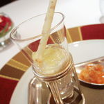 フェンネルのムース 白ワインのジュレ