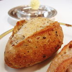 レ セゾン - 胡麻パン