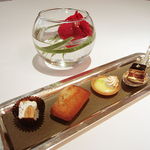 レ セゾン - 小菓子１