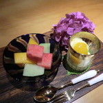 日本料理 幸庵 - 水菓子：完熟梅のアイスクリーム、フルーツ