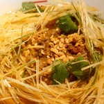 Ramen Rouge - 淡々麺のネギの下には肉味噌が