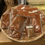 恵比寿ブタメン - 激辛なスパイス売っちゃってます