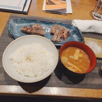 テッパン ル オムス - 河越米、甘くて美味しい 赤出汁も、漬物も！