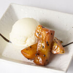 鍛冶屋 文蔵 - 大学イモマスカルポーネアイス添え