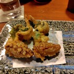 好富 - 野菜天ぷらの下からキスとタコ