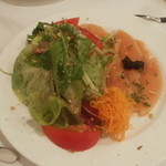 Agora - サーモンマリネのサラダ