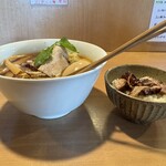特選支那そば醤油1350円