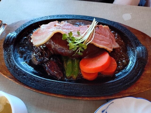 カープル - 北山（ハンバーグ）の写真